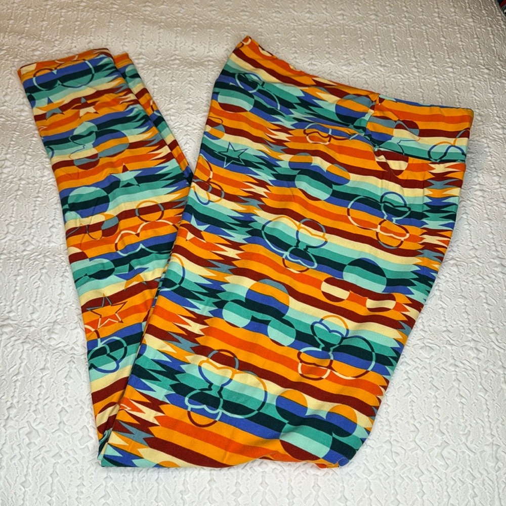 Mickey Mouse and Minnie Mouse geometric leggings. Tall and curvy LuLaRoe size.